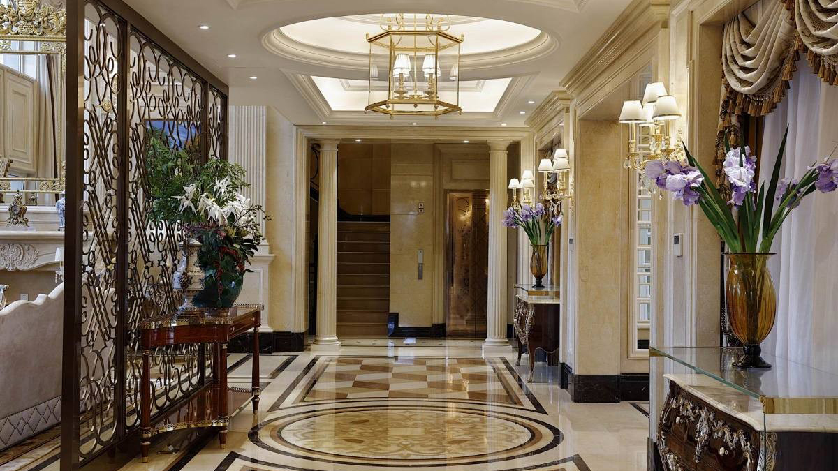 How to Light Your Foyer for a Welcoming Entry