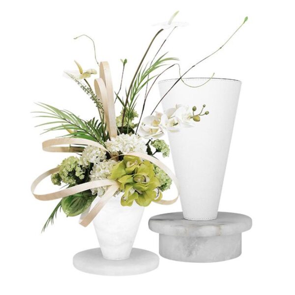 Weiße Alabaster-Tischvase