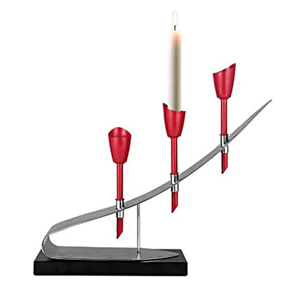Castiçal de ferro de três cabeças