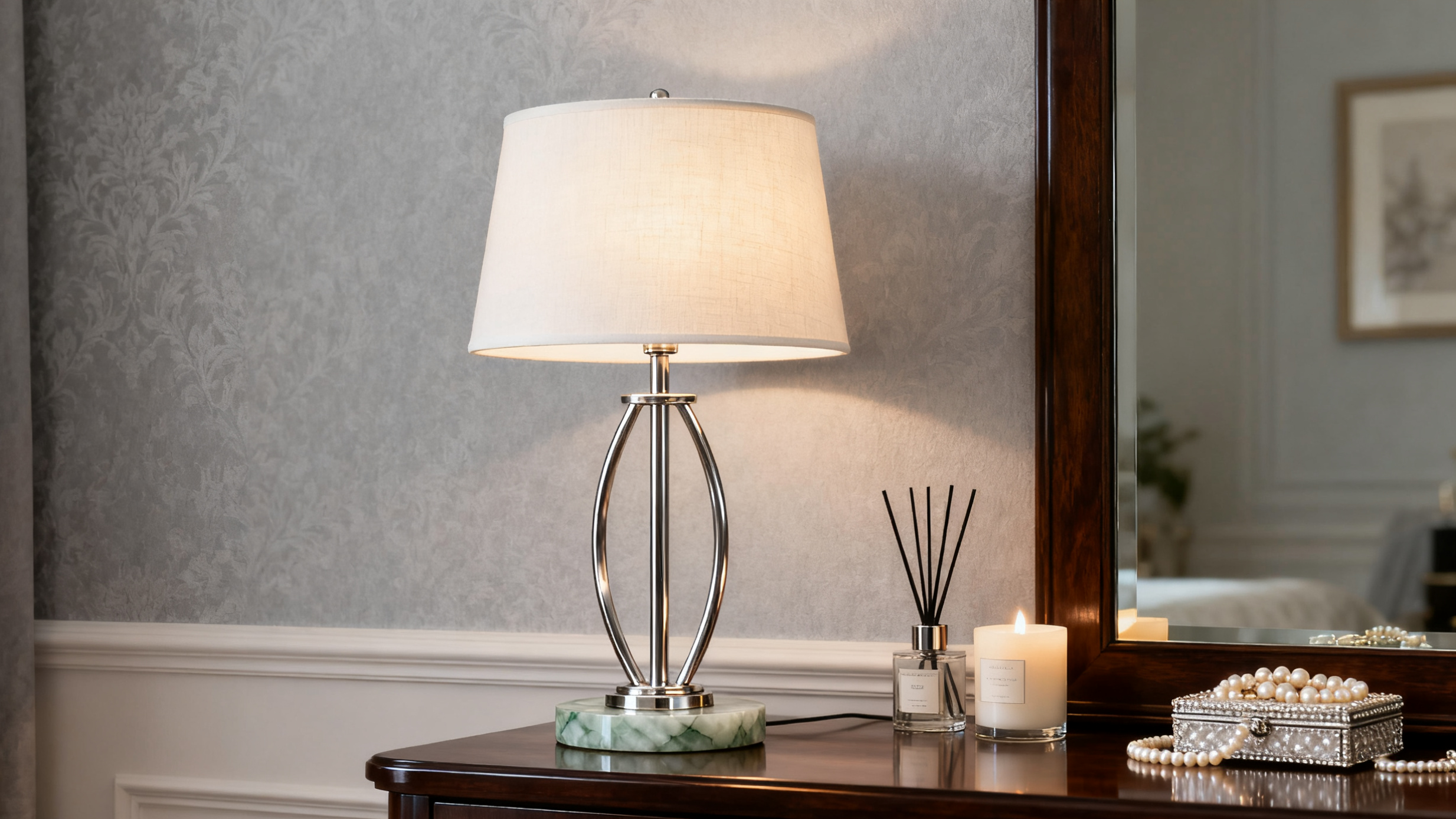 Top Profit Margins: Why Wholesalers Should Stock More Table Lamps