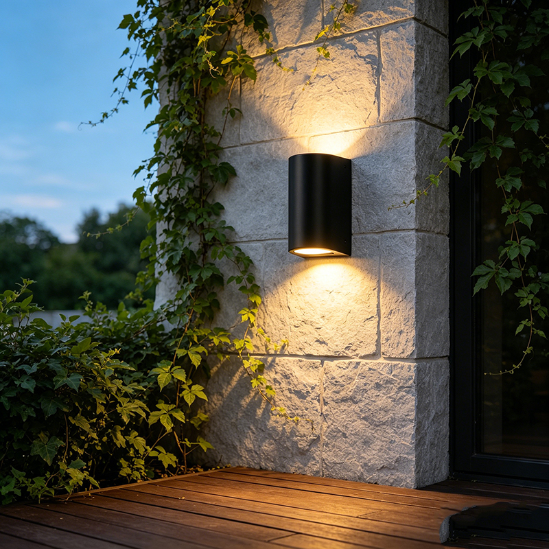 Minimalist Aluminum Outdoor Wall Sconce, 2 Styles LED Light With Glass