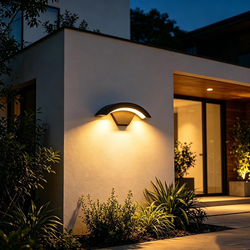 Minimalist Curved Aluminum Outdoor Wall Light, Sleek 2-Style LED Sconce With PC Shade