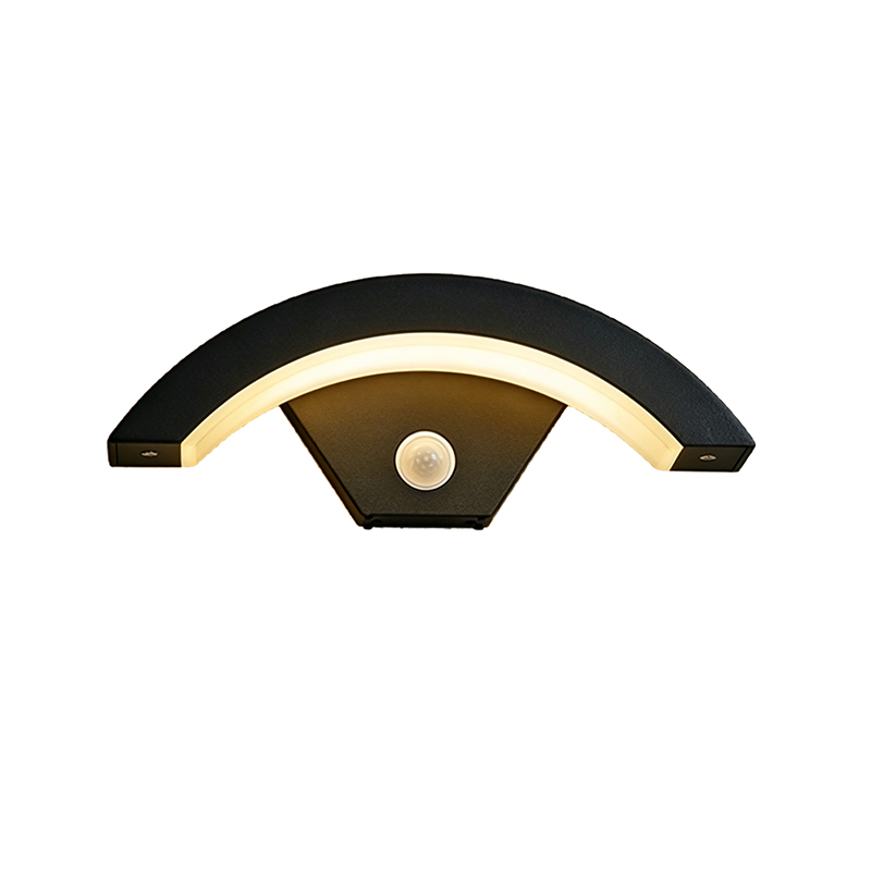 Minimalist Curved Aluminum Outdoor Wall Light, Sleek 2-Style LED Sconce With PC Shade - Image 7